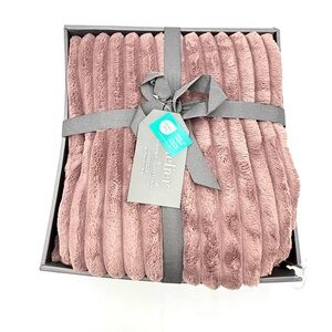 NIB Atelier Corduroy Velvet Oversize Blush Pink Throw Blanket